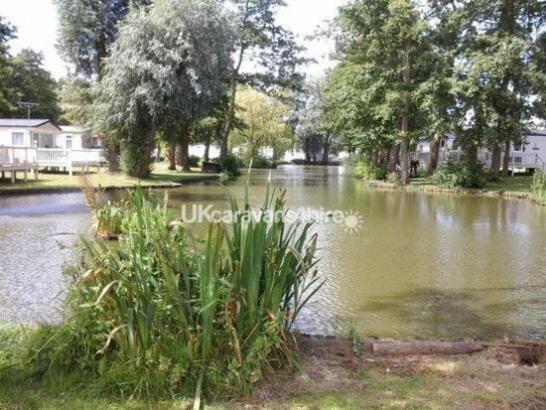2 Bedroom Holiday Home - Access To Club House / Fishing Lake / Swimming Pool Clacton-on-Sea Exterior foto